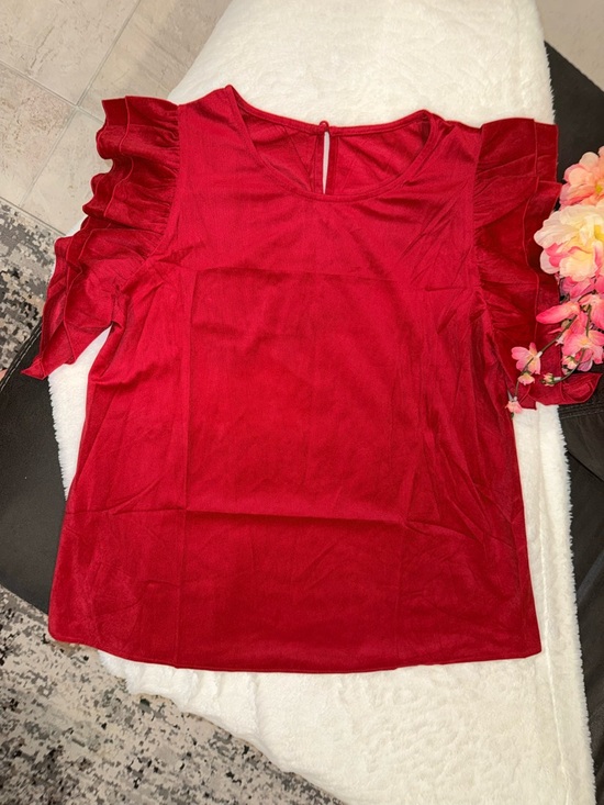 Tops - 3 x 20$ NWOT Red Ruffle Sleeve Women’s Top Size L